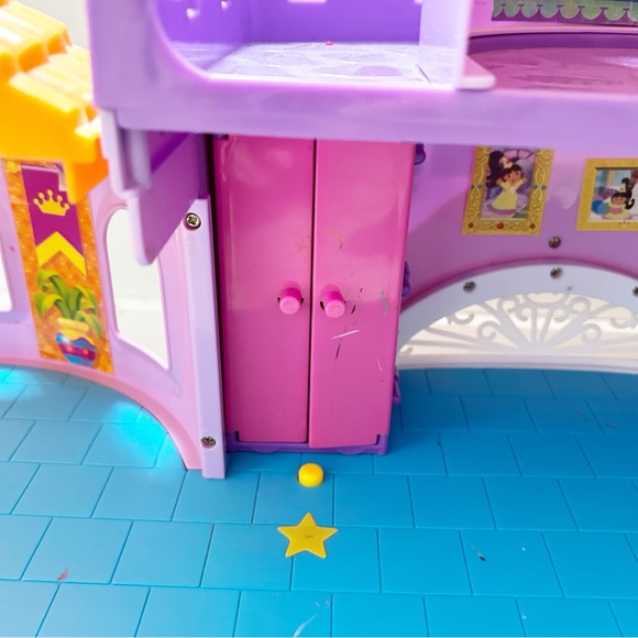 Dora the Explorer Castle nearly 2 feet tall 7 room Secret Door - Picture 6 of 13